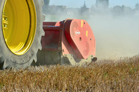 Die Mulchgeräte BC 1000 für den Ackerbau sind für Wartungsarbeiten leicht zugänglich.
