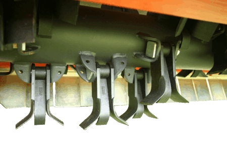 Y-Universalmesser an einem Mulchgerät RM 610 für die Zerkleinerung aller Arten von Pflanzenrückständen