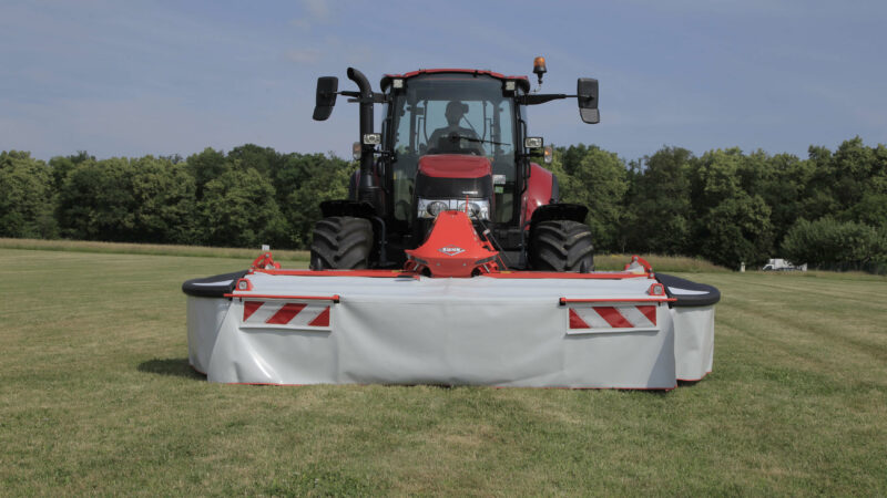 Photo vue de face de la faucheuse GMD 3121 F en statique