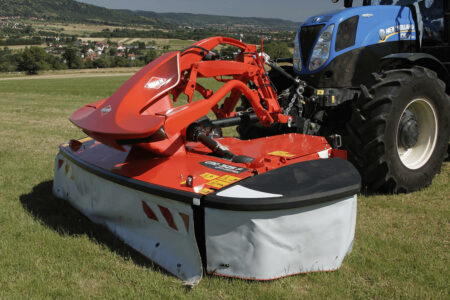 Le protecteur latéral externe FLEXPROTECT protège la faucheuse GMD 3125 F contre les obstacles