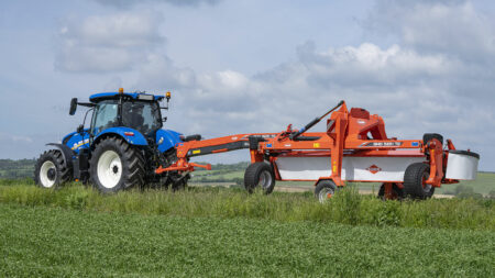 La faucheuse GMD 5251 TC au transport sur route