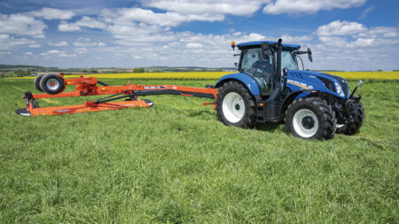 Utilisez la faucheuse avec un tracteur de faible puissance