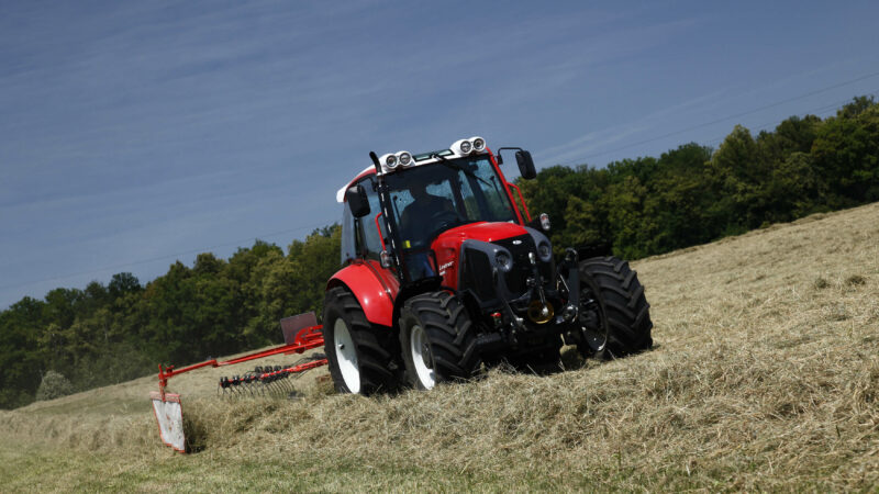 Photo de l'andaineur GA 4121 GM au travail