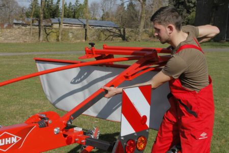 Déploiement facile de la toile à andain