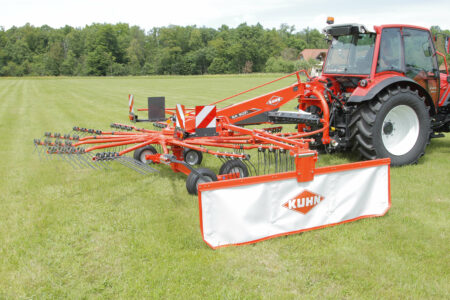 4 roues en position tandem, au plus près du rotor pour le suivi du terrain