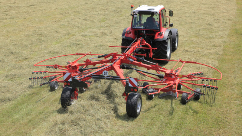 Photo de l'andaineur GA 7501+ au travail