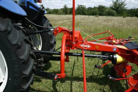 Schwenkbarer Anbaukopf für die Bodenanpassung