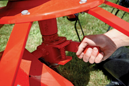 Schräglaufstellung einzelner Kreisel für das Zetten am Wiesenrand