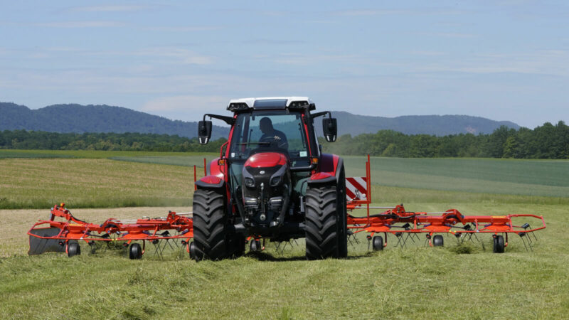 Photo du girofaneur GF 8700 adapté aux tracteurs de petite taille
