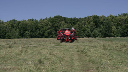 Le faneur GF 15003 T en mode transport