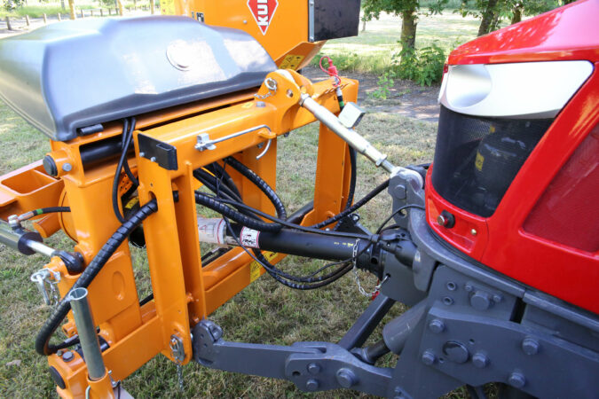 SPRING LONGER 70 - im Front- oder Heckanbau: beides ist möglich - KUHN ...