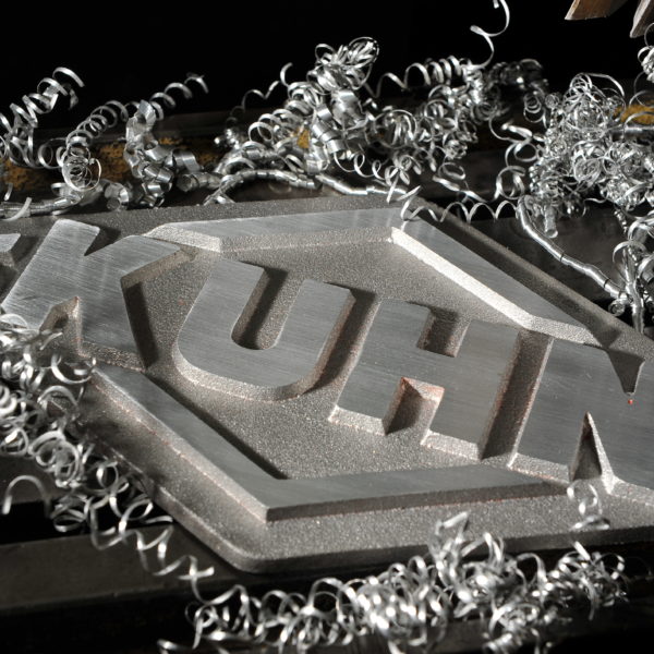 KUHN logo usinage 3
