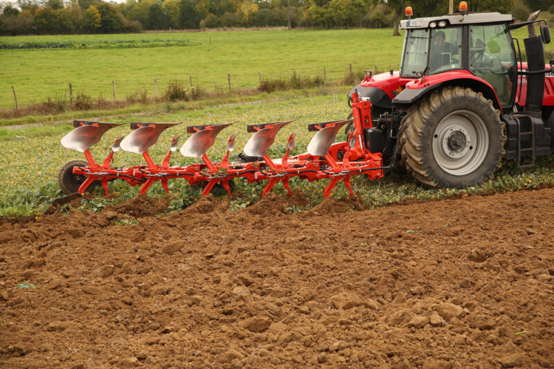 VARI MASTER L SMART PLOUGHING WORK MASSEY FERGUSSON