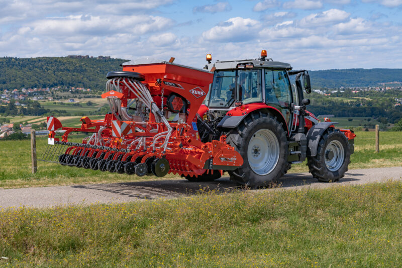 VENTA 330 TRANSPORT GROUND MASSEY FERGUSON 1 1